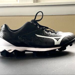 Mizuno Women’s Cleats, Size 8